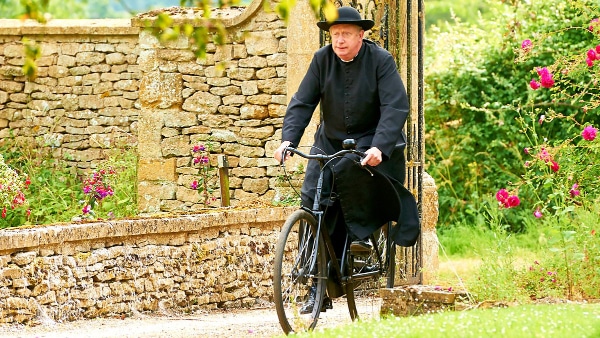 Mark Williams as Father Brown in "Father Brown." © 2013 BBC. All Rights Reserved. 